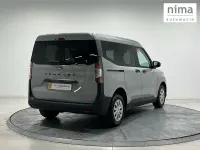 Usado Ford Tourneo Courier Trend 125 CV (91 kW) 2024 Gris / plata Monovolumen