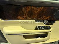 Usado Jaguar XJ Premium Luxury 275 CV (202 kW) 2010 Gris / plata Berlina