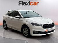 Usado Skoda Fabia Selection 95 CV (69 kW) 2024 Blanco Utilitario