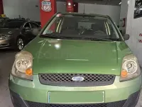 Usado Ford Fiesta Ambiente 70 CV (51 kW) 2006 Verde Utilitario