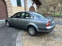 Usado VW Passat Comfortline 100 CV (73 kW) 2002 Gris / plata Berlina