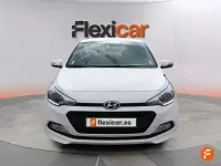 Usado Hyundai i20 84 CV (61 kW) 2015 Blanco