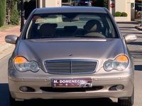 Usado Mercedes C220 Classic 143 CV (105 kW) 2003 Amarillo Berlina