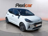 Usado Hyundai i10 84 CV (61 kW) 2021 Gris Utilitario
