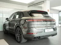 Usado Porsche Cayenne S 474 CV (348 kW) 2024 Gris / plata SUV