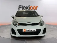 Usado Kia Rio 75 CV (55 kW) 2017 Blanco Berlina