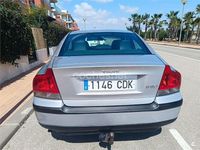 Usado Volvo S60 140 CV (102 kW) 2003 Gris / plata Berlina