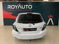 Usado Toyota Yaris Active 90 CV (66 kW) 2013 Blanco Utilitario