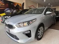 Usado Kia Ceed 136 CV (100 kW) 2020 Gris / plata Utilitario