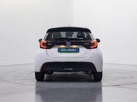 Usado Toyota Yaris Hybrid Style 75 CV (55 kW) 2022 Blanco