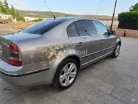 Usado Skoda Superb Elegance 140 CV (102 kW) 2007 Gris / plata Berlina