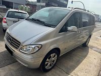 Usado Mercedes Viano Avantgarde 150 CV (110 kW) 2008 Gris / plata Monovolumen