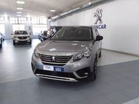 Usado Peugeot 5008 Allure 130 CV (95 kW) 2020 Gris / plata SUV