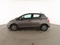 Usado Toyota Yaris Active 111 CV (81 kW) 2019 Gris Berlina