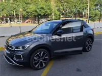 Usado VW T-Roc 150 CV (110 kW) 2025 Gris / plata SUV