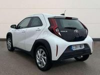 Usado Toyota Aygo Play 72 CV (52 kW) 2022 Blanco Utilitario