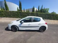 Usado Peugeot 207 73 CV (53 kW) 2010 Blanco Berlina
