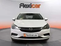 Usado Opel Astra Selective 110 CV (80 kW) 2019 Blanco Berlina