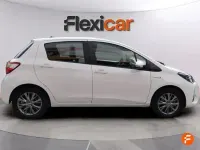 Usado Toyota Yaris Active 100 CV (73 kW) 2020 Blanco