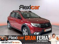 Usado Dacia Sandero Comfort 90 CV (66 kW) 2019 Rojo Utilitario