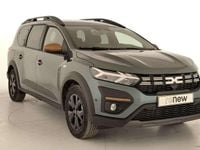 Usado Dacia Jogger Extreme 140 CV (102 kW) 2025 Verde Monovolumen