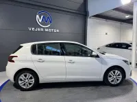 Usado Peugeot 308 Active 100 CV (73 kW) 2020 Blanco Berlina