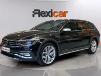 Usado VW Passat Alltrack 240 CV (176 kW) 2020 Negro Familiar