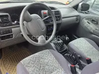 Usado Suzuki Grand Vitara 128 CV (94 kW) 2002 Gris / plata SUV