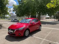 Usado Mazda 2 Style 90 CV (66 kW) 2017 Rojo Berlina