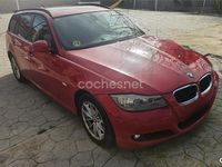 Usado BMW 318 143 CV (105 kW) 2013 Rojo Familiar
