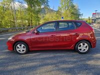 Usado Hyundai i30 100 CV (73 kW) 2012 Granate Berlina