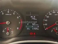 Käytetty Kia Stonic 100 HP (73 kW) 2019 Musta Katumaasturi