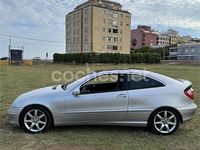 Usado Mercedes C220 143 CV (105 kW) 2003 Gris / plata Berlina
