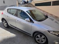 Usado Renault Mégane Dynamique 110 CV (80 kW) 2011 Gris / plata Berlina