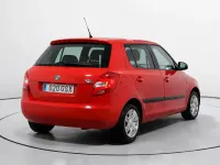 Usado Skoda Fabia 60 CV (44 kW) 2010 Rojo Berlina