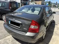Usado Kia Cerato LX 105 CV (77 kW) 2005 Gris / plata Berlina