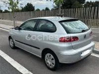 Usado Seat Ibiza Stella 75 CV (55 kW) 2004 Gris / plata Utilitario