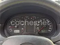 Usado VW Polo Trendline 75 CV (55 kW) 2005 Gris / plata Utilitario