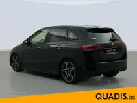Usado Mercedes B200 150 CV (110 kW) 2021 Negro Utilitario