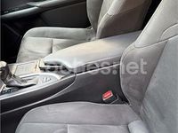 Usado Lexus UX Business Edition 184 CV (135 kW) 2019 Gris / plata SUV