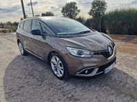 Usado Renault Grand Scénic IV Intens 130 CV (95 kW) 2017 Gris / plata Monovolumen