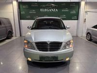 Usado SsangYong Rodius Limited 165 CV (121 kW) 2012 Gris / plata Monovolumen