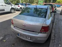 Usado Opel Astra Edition 100 CV (73 kW) 2009 Gris / plata Berlina
