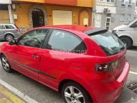 Usado Seat Ibiza 70 CV (51 kW) 2008 Rojo Berlina