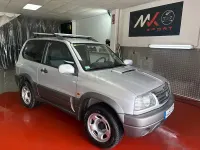 Usado Suzuki Vitara 90 CV (66 kW) 2004 Gris / plata SUV