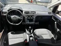 Usado VW Caddy Trendline 102 CV (75 kW) 2018 Gris / plata Monovolumen