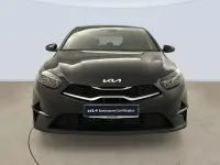 Usado Kia Ceed Style 100 CV (73 kW) 2025 Negro Utilitario