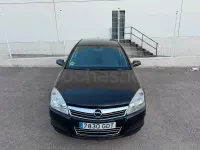 Usado Opel Astra Enjoy 110 CV (80 kW) 2010 Negro Berlina