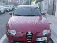 Usado Alfa Romeo 147 Progression 120 CV (88 kW) 2001 Rojo Utilitario