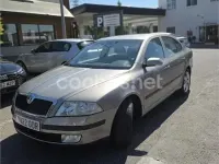 Usado Skoda Octavia Elegance 140 CV (102 kW) 2008 Gris / plata Berlina